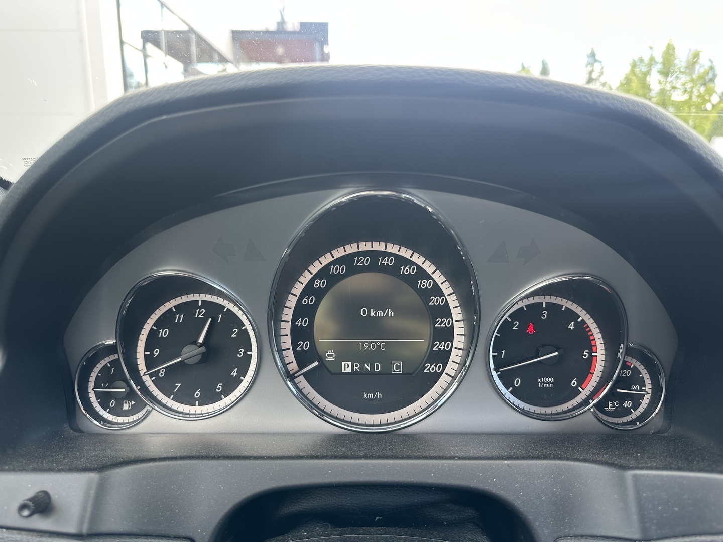 MERCEDES-BENZ E 2010