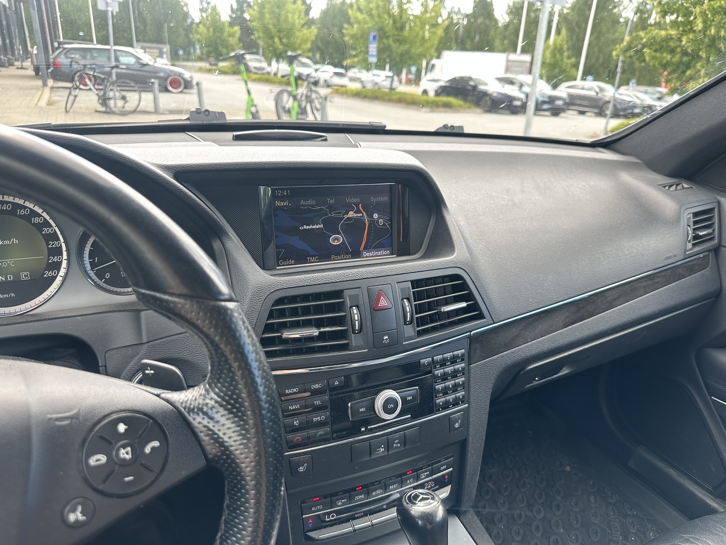 MERCEDES-BENZ E 2010