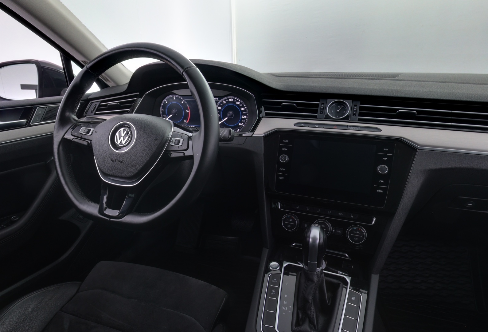 VOLKSWAGEN Passat 2018