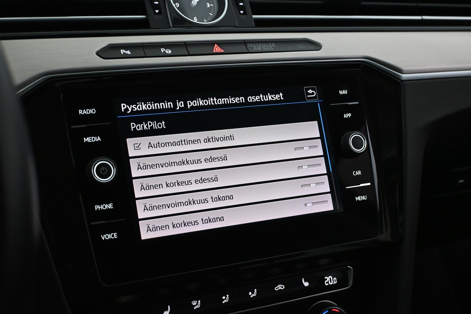 VOLKSWAGEN Passat 2018