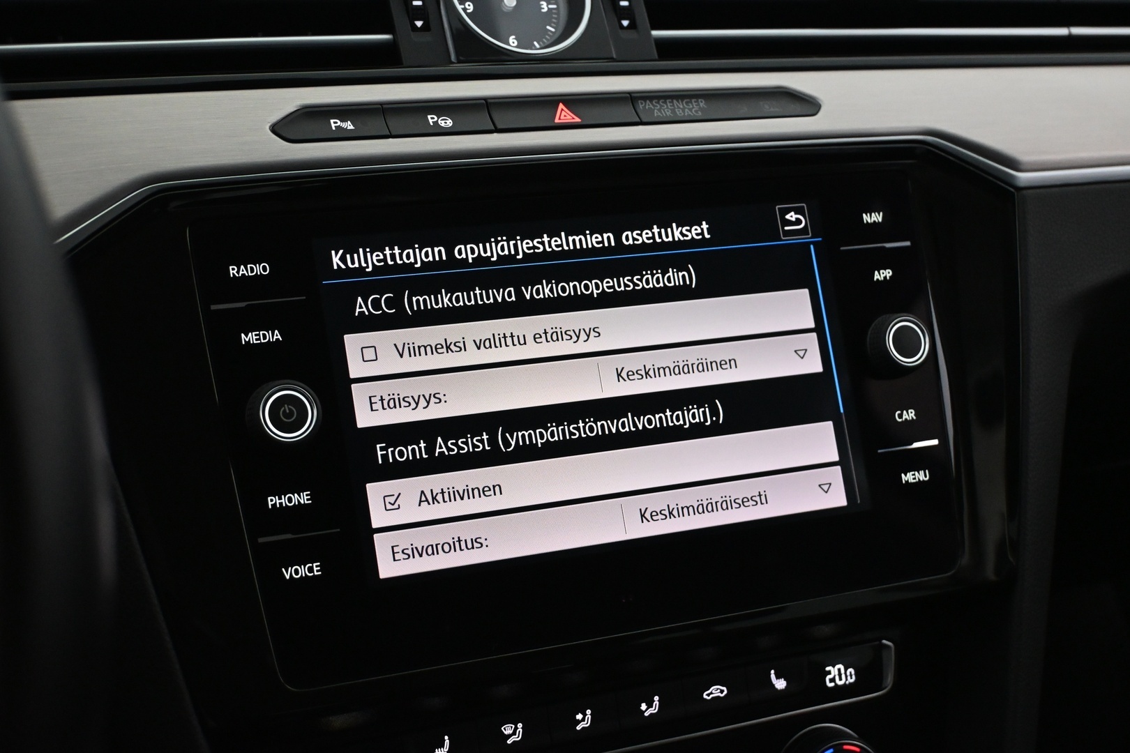 VOLKSWAGEN Passat 2018
