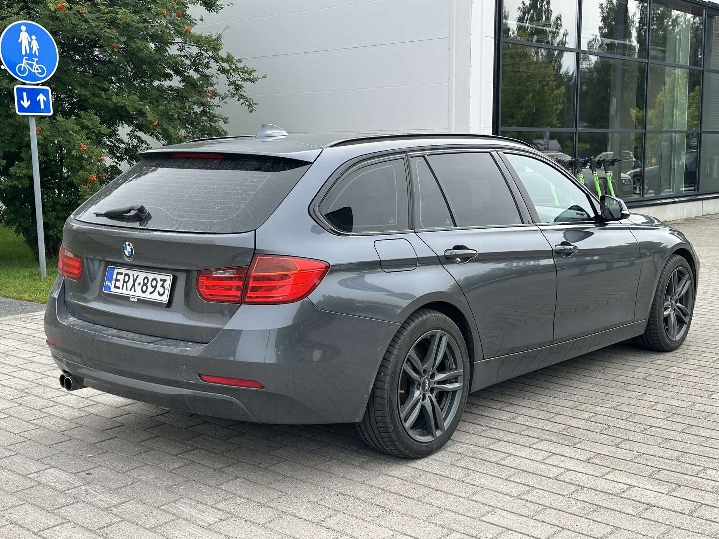 BMW 330 2014
