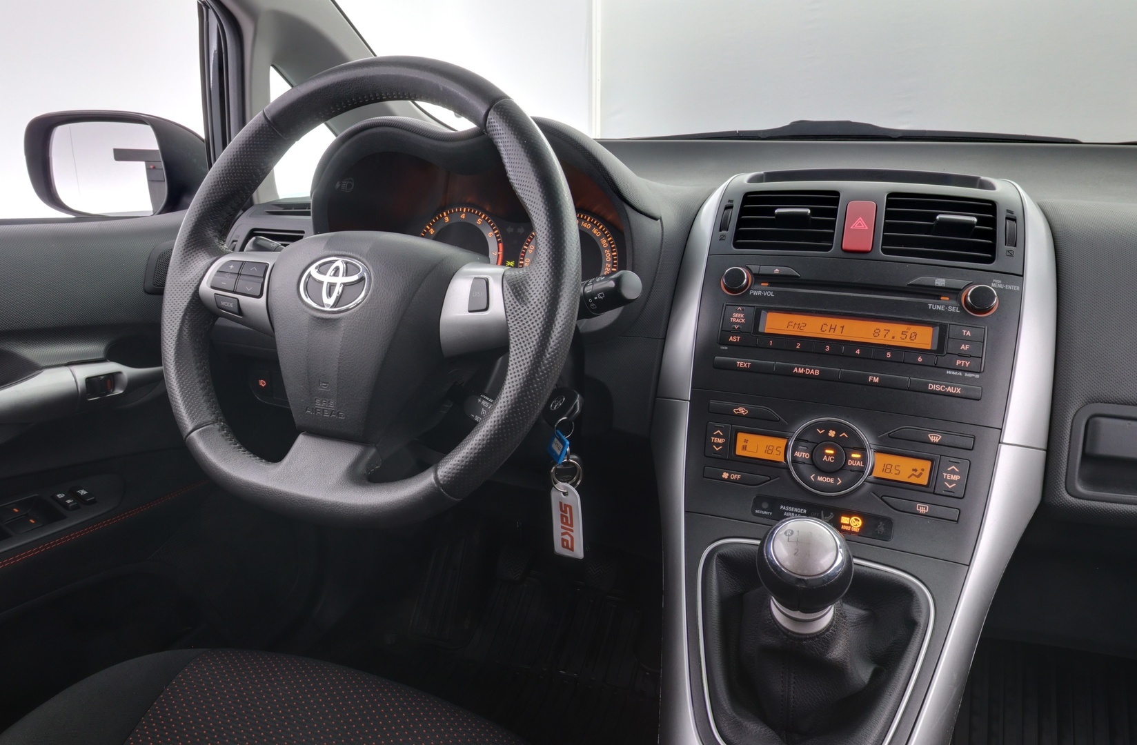 TOYOTA Auris 2012