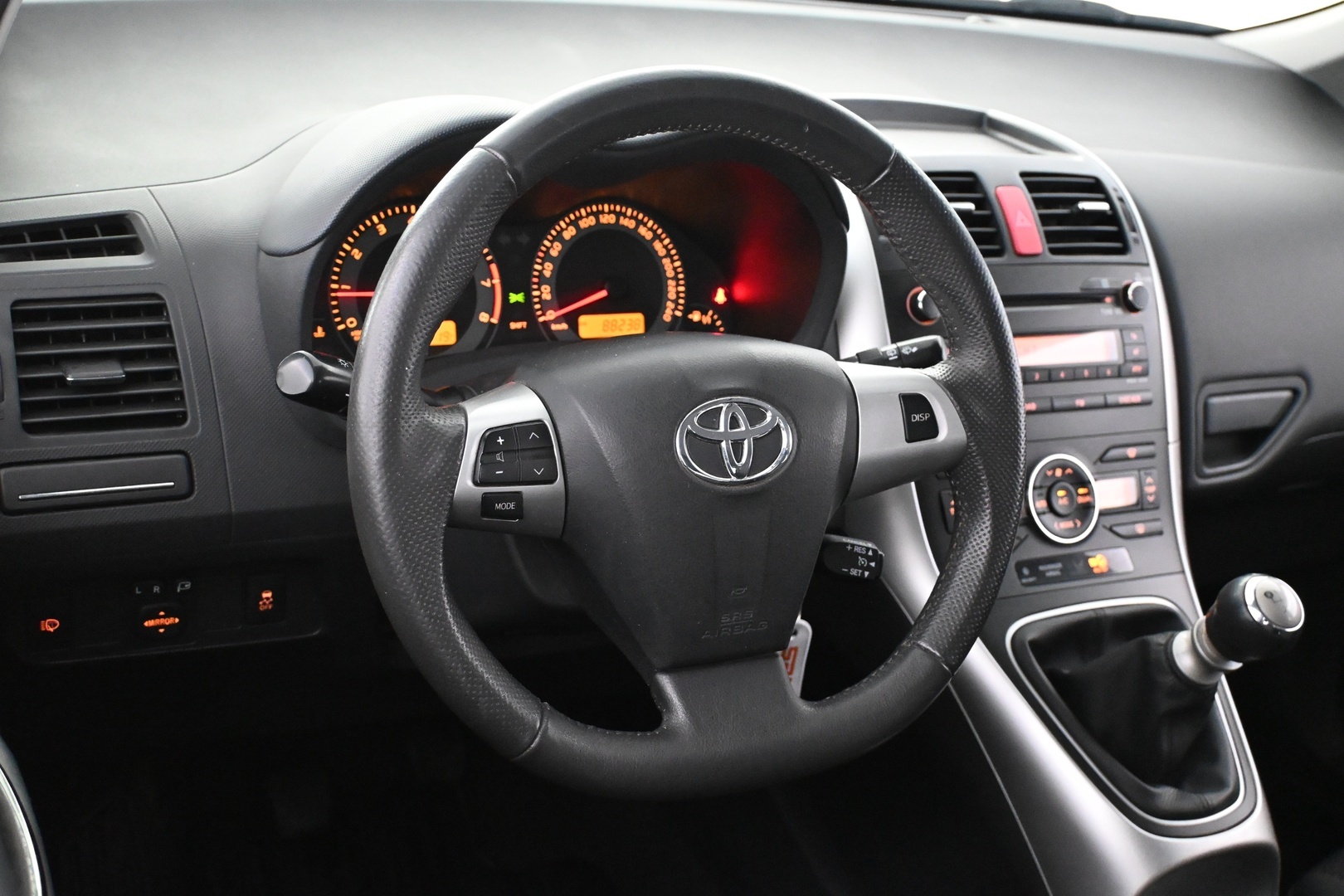 TOYOTA Auris 2012