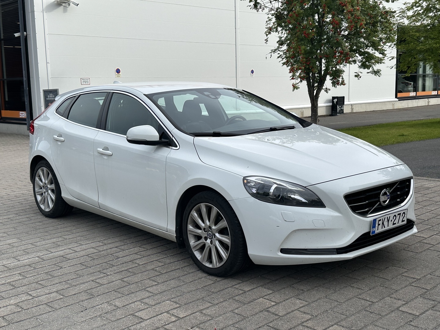VOLVO V40 2013