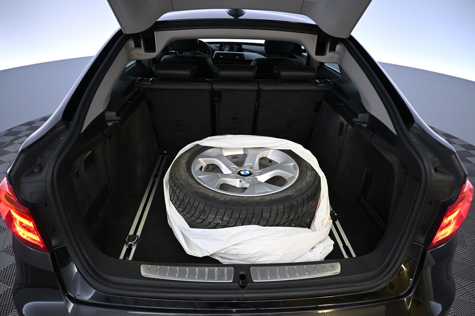 BMW 318 Gran Turismo 2014
