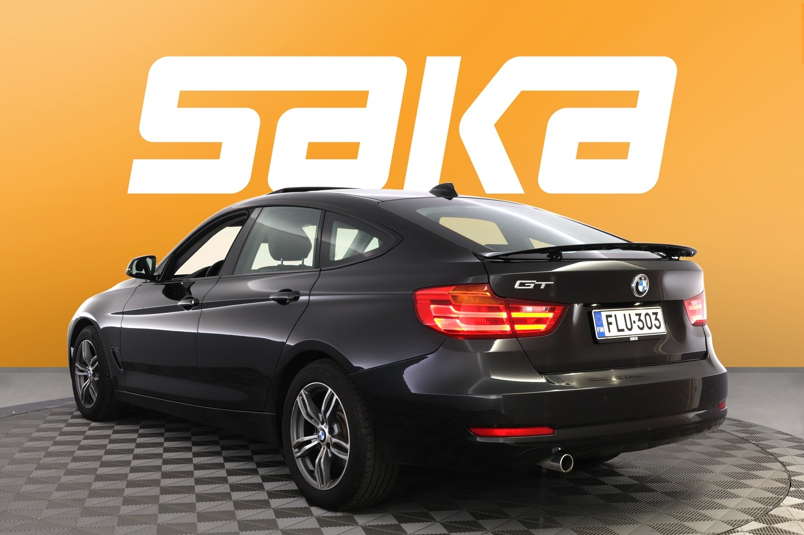 BMW 318 Gran Turismo 2014