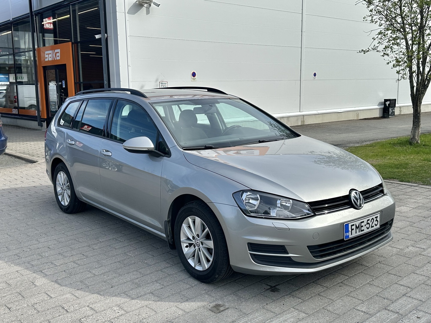 VOLKSWAGEN Golf 2016