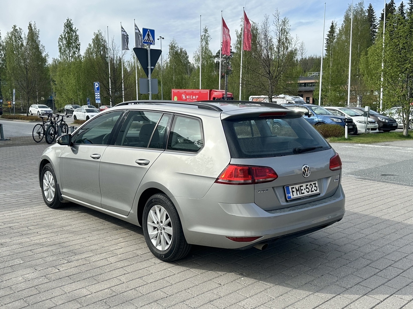 VOLKSWAGEN Golf 2016