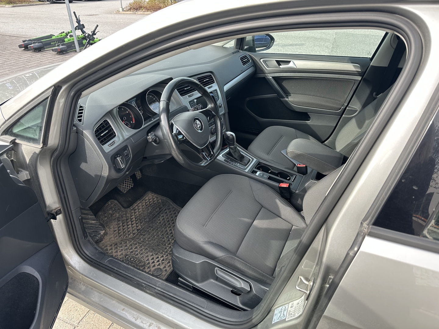 VOLKSWAGEN Golf 2016