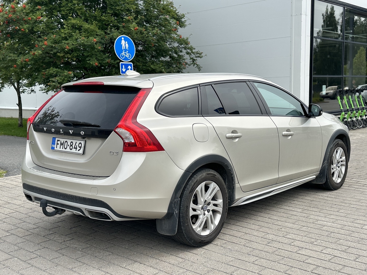 VOLVO V60 Cross Country 2017