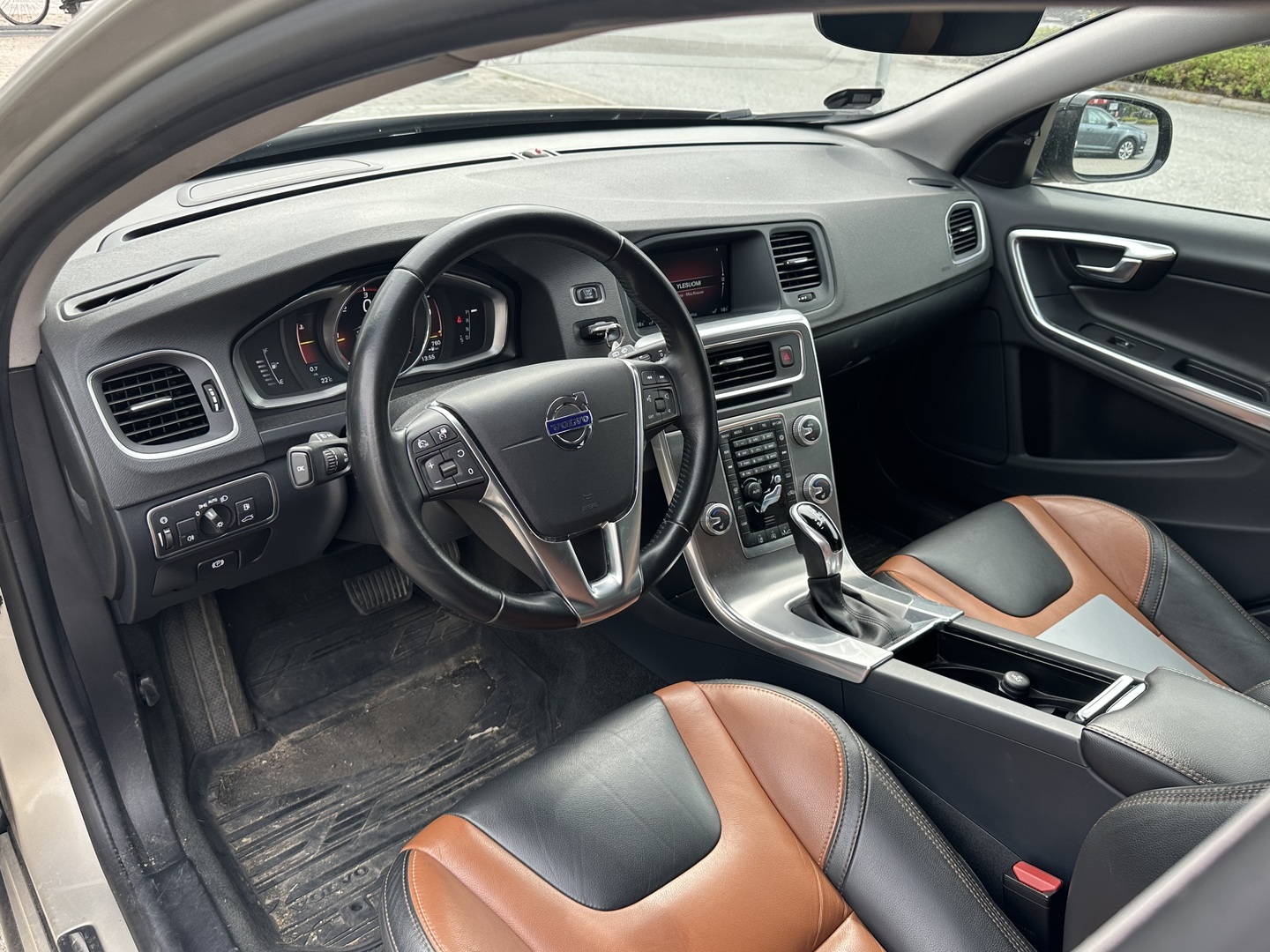 VOLVO V60 Cross Country 2017