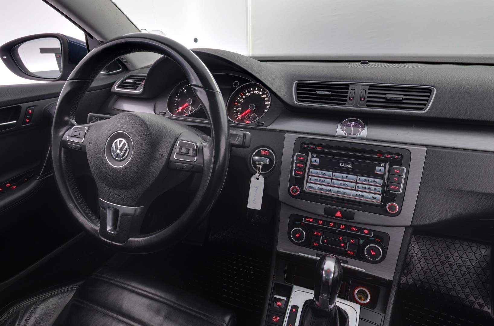 VOLKSWAGEN Passat 2012