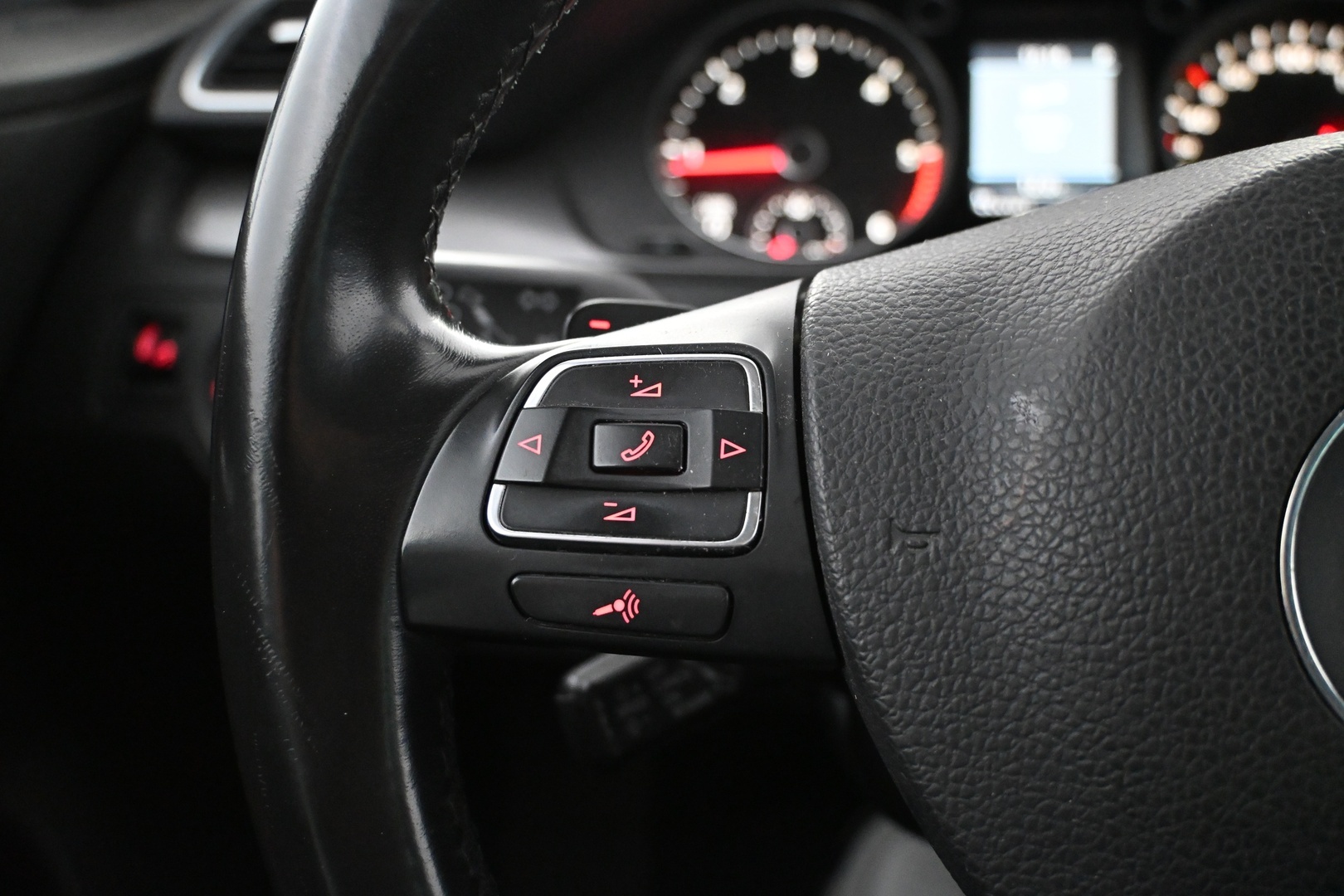 VOLKSWAGEN Passat 2012