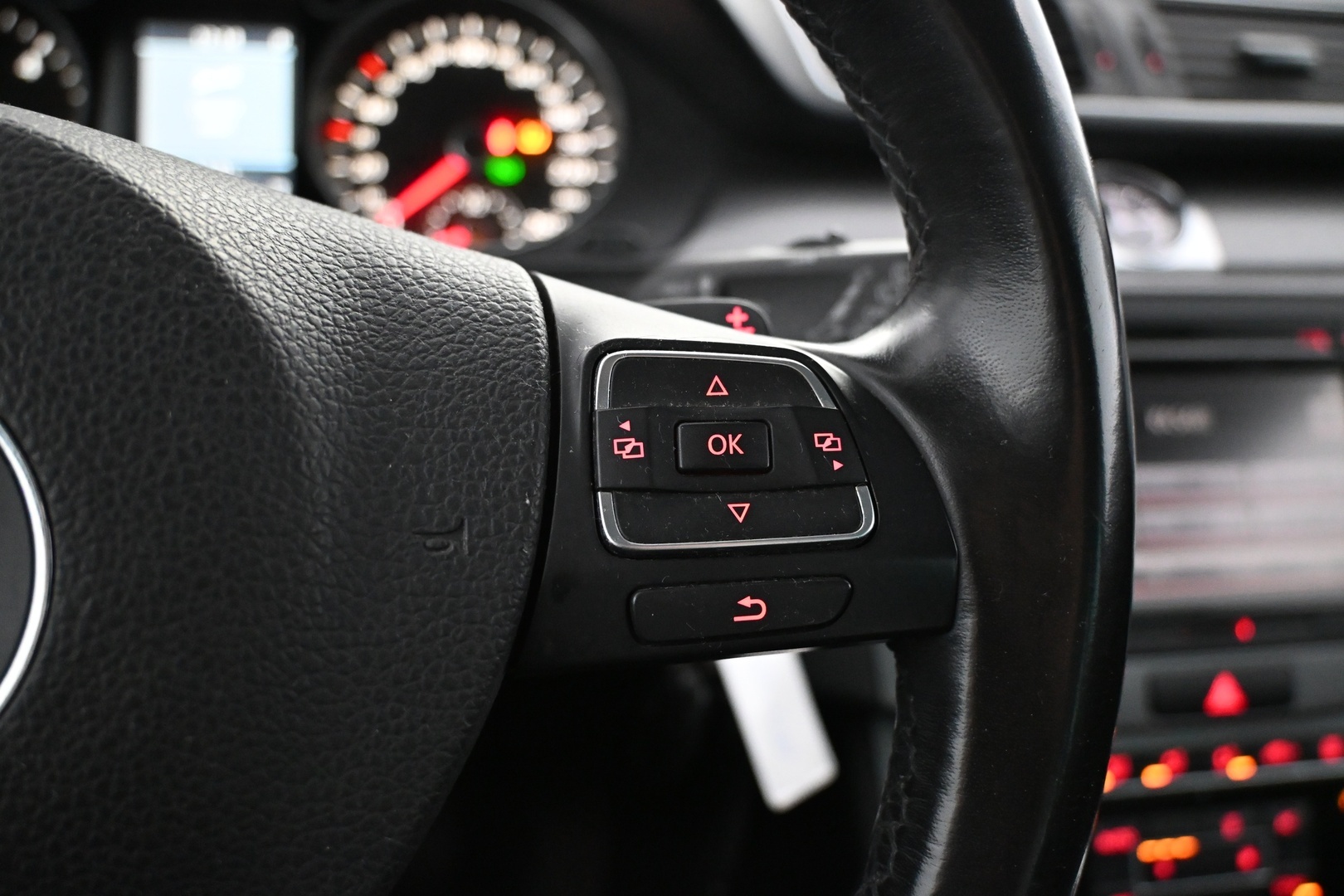 VOLKSWAGEN Passat 2012