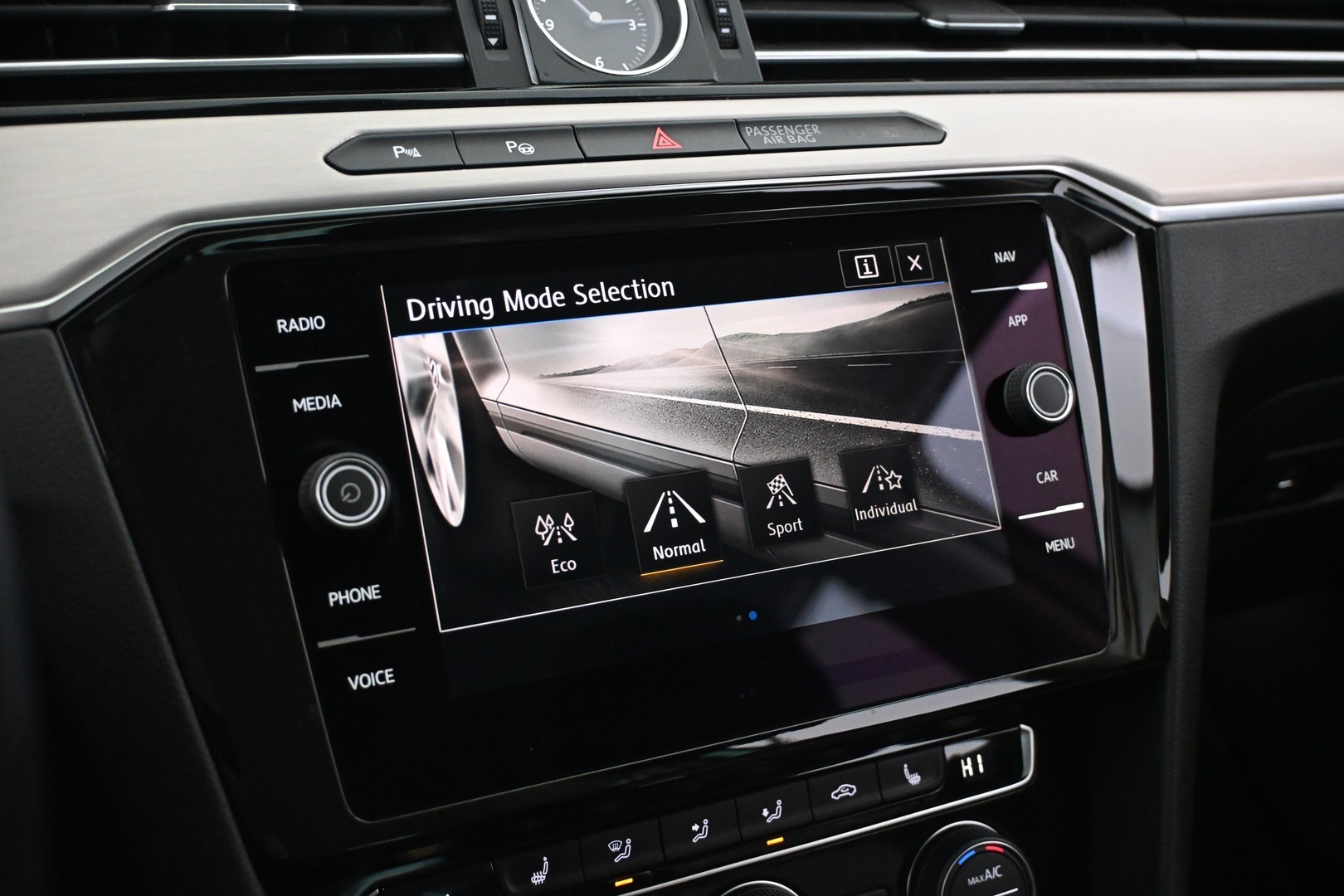 VOLKSWAGEN Passat 2019