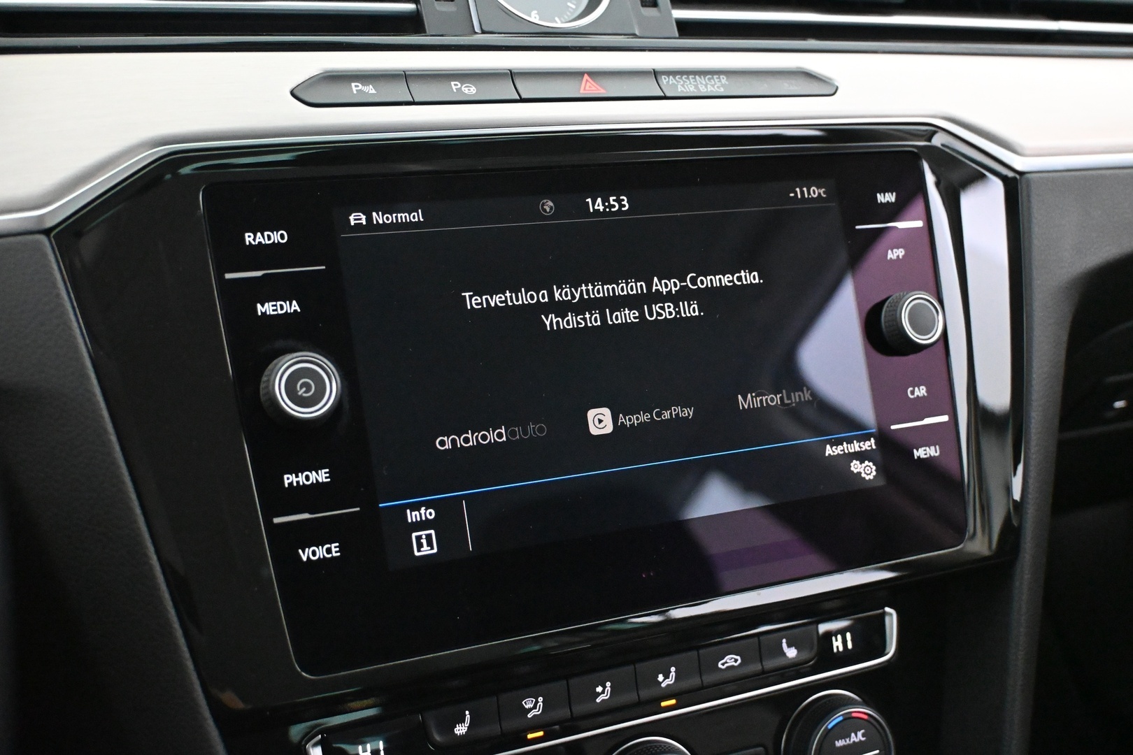 VOLKSWAGEN Passat 2019