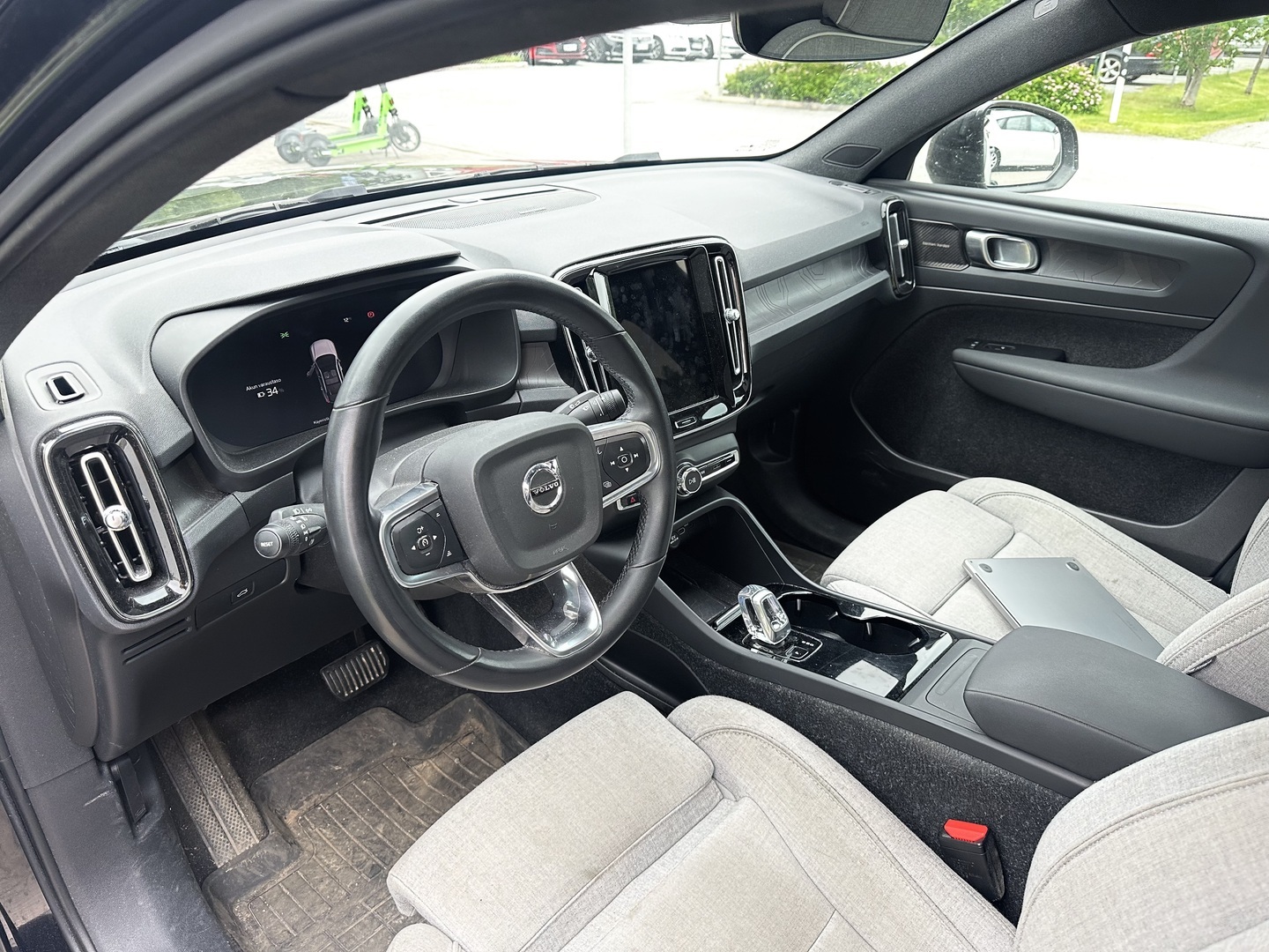VOLVO C40 2023