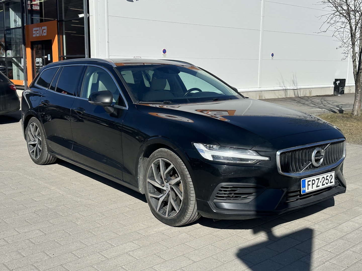 VOLVO V60 2020