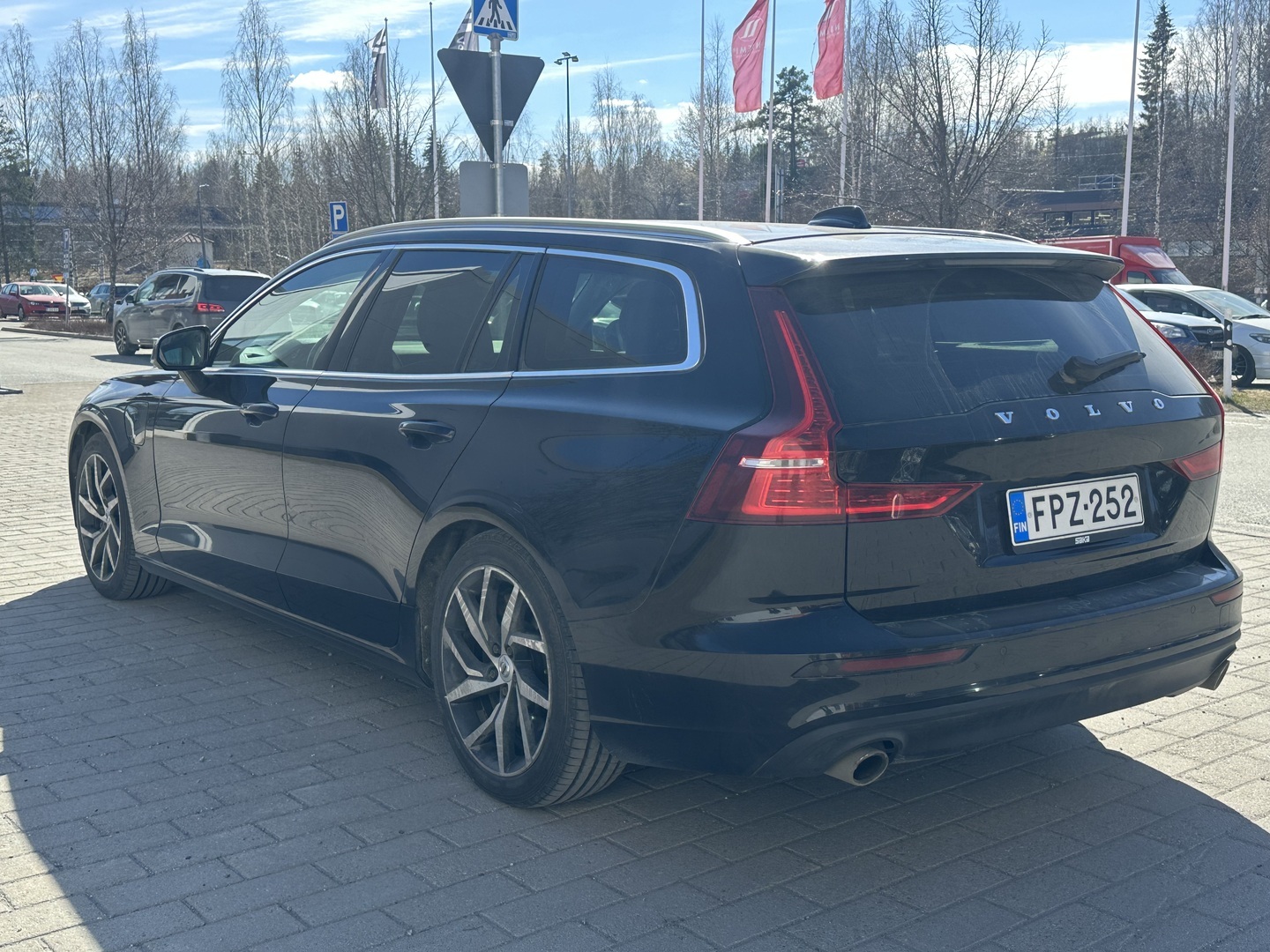 VOLVO V60 2020
