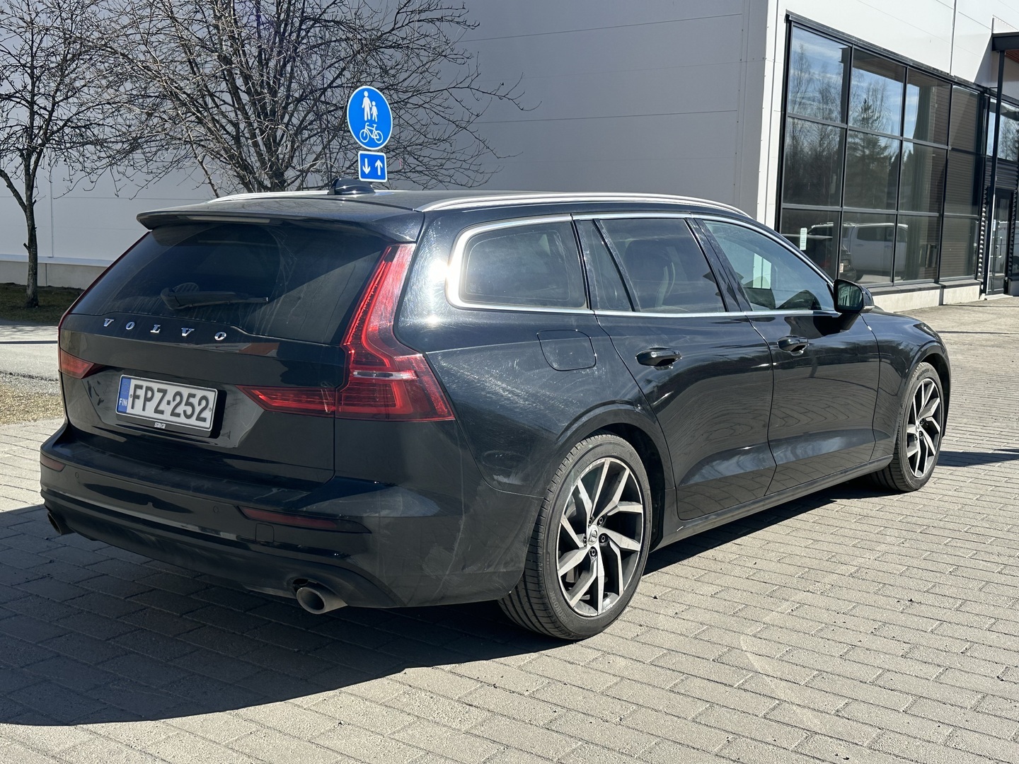 VOLVO V60 2020