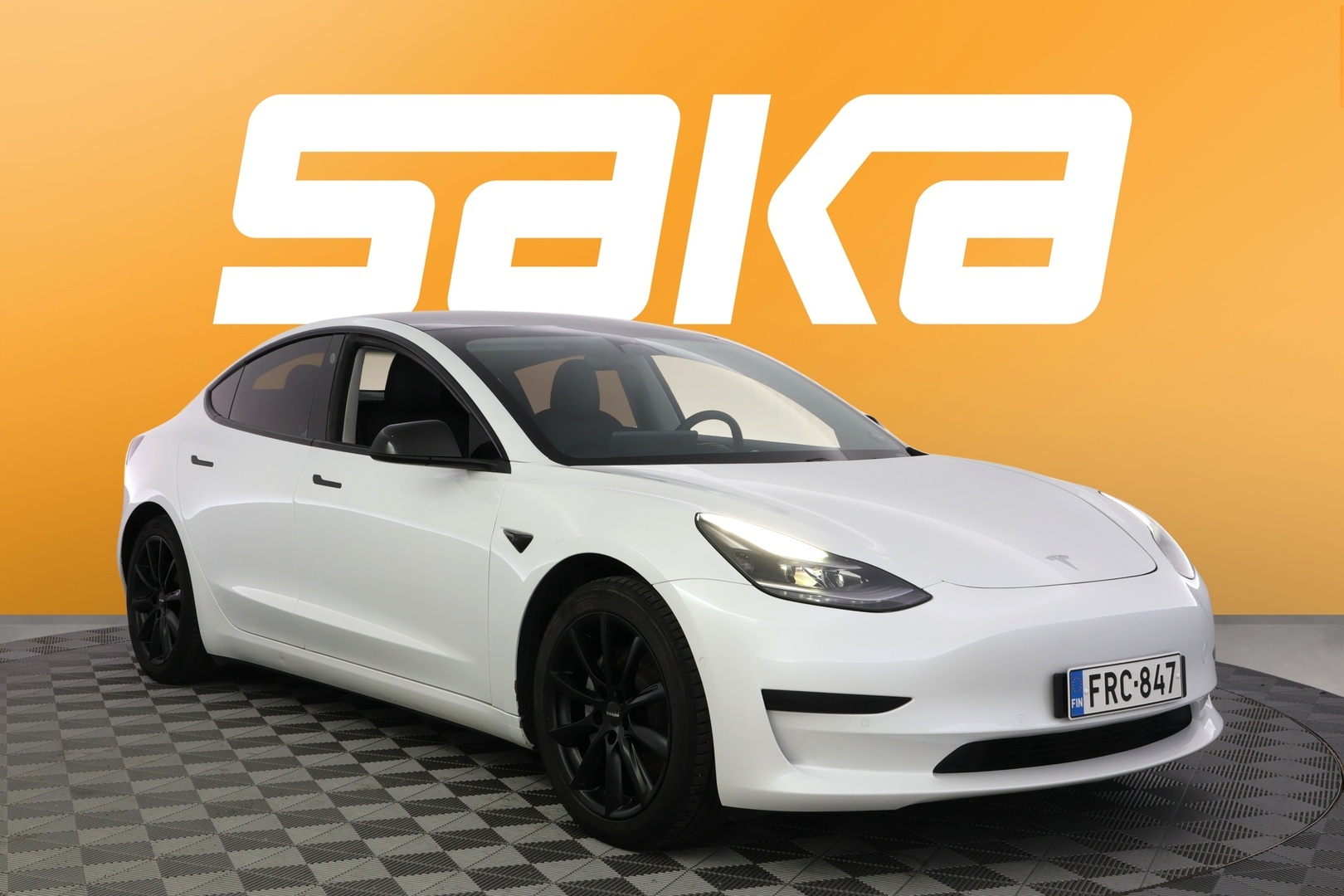 TESLA Model 3 2021