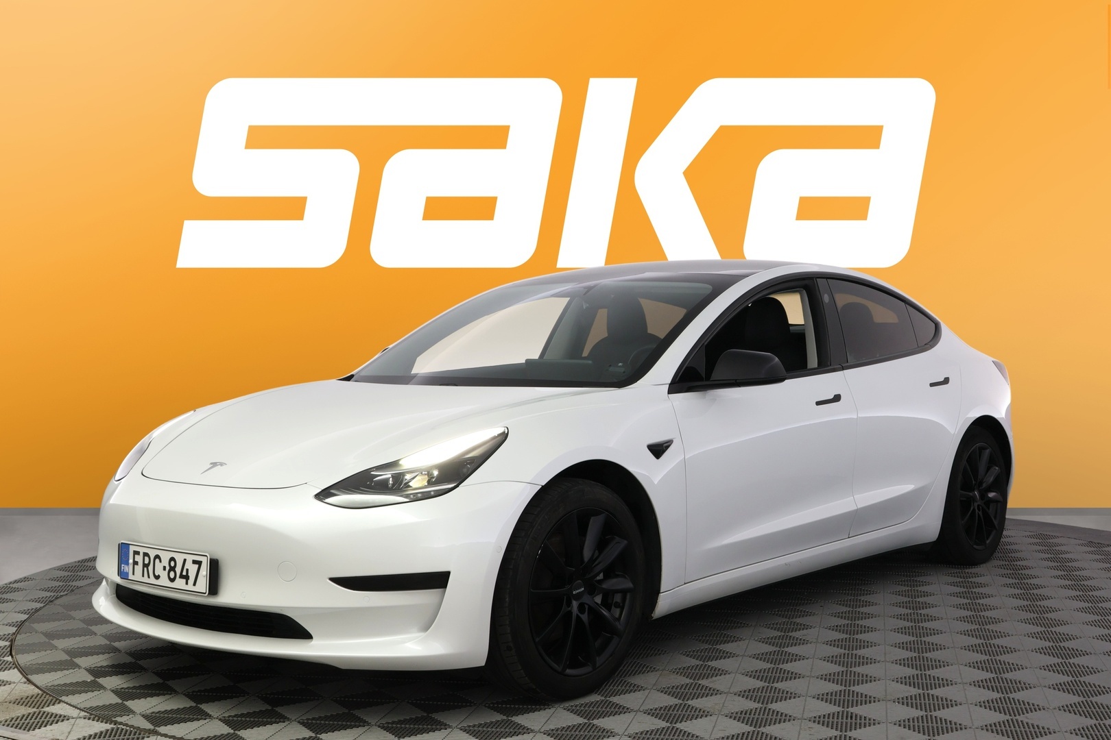TESLA Model 3 2021