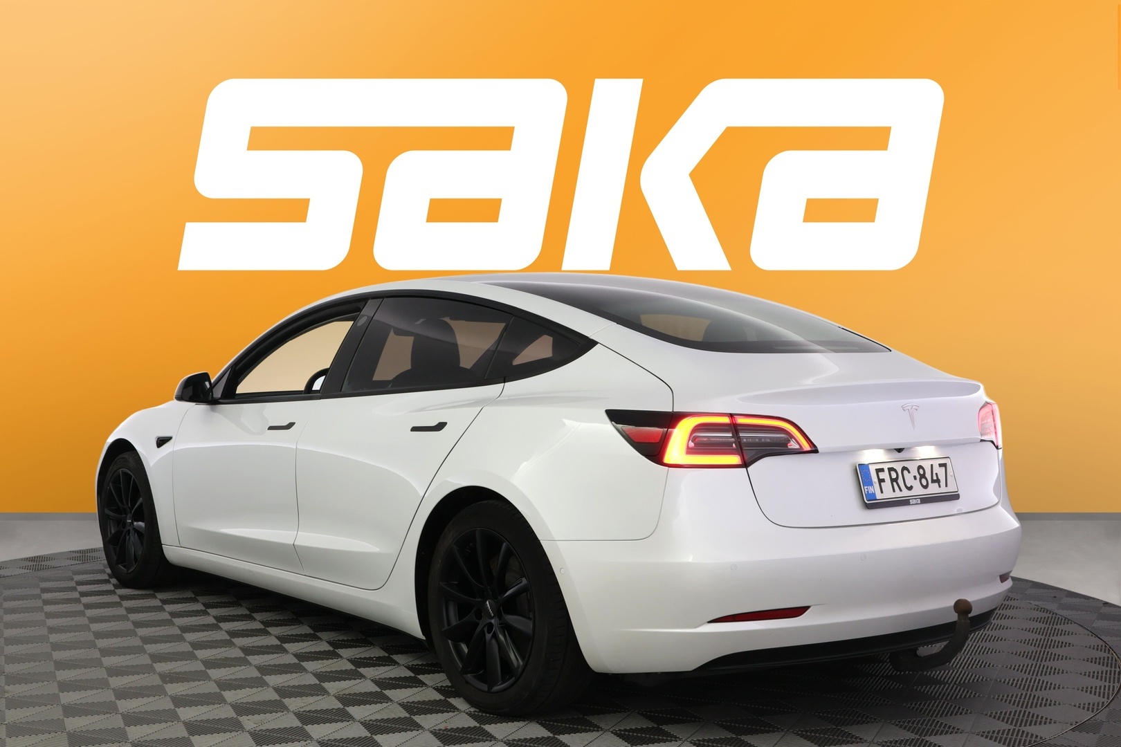 TESLA Model 3 2021
