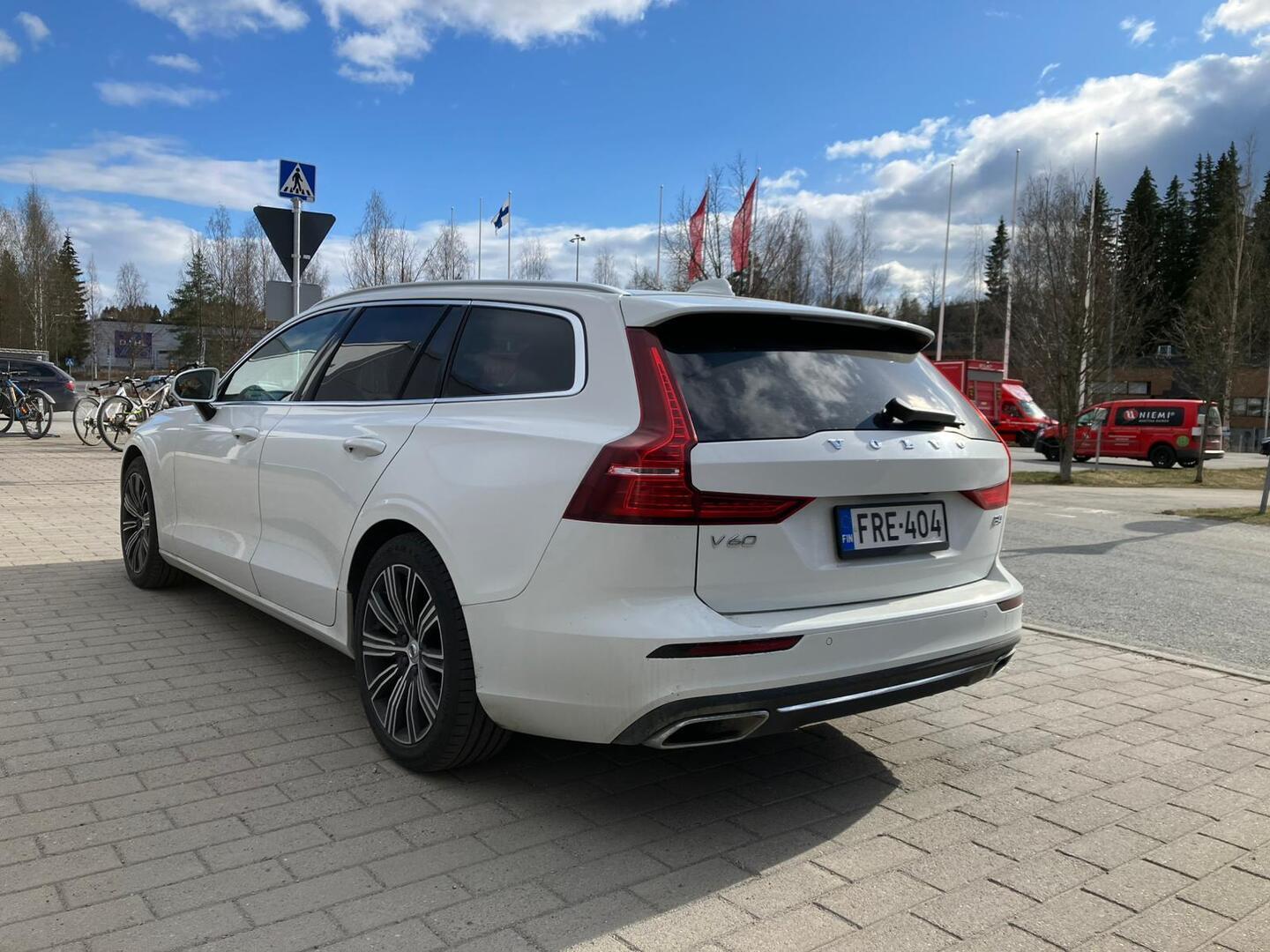 VOLVO V60 2021