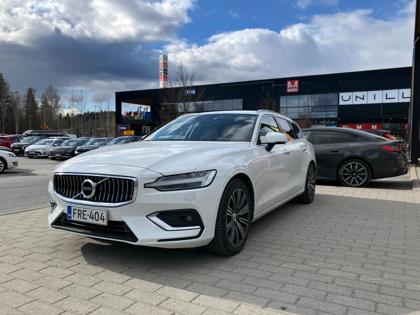 VOLVO V60 2021