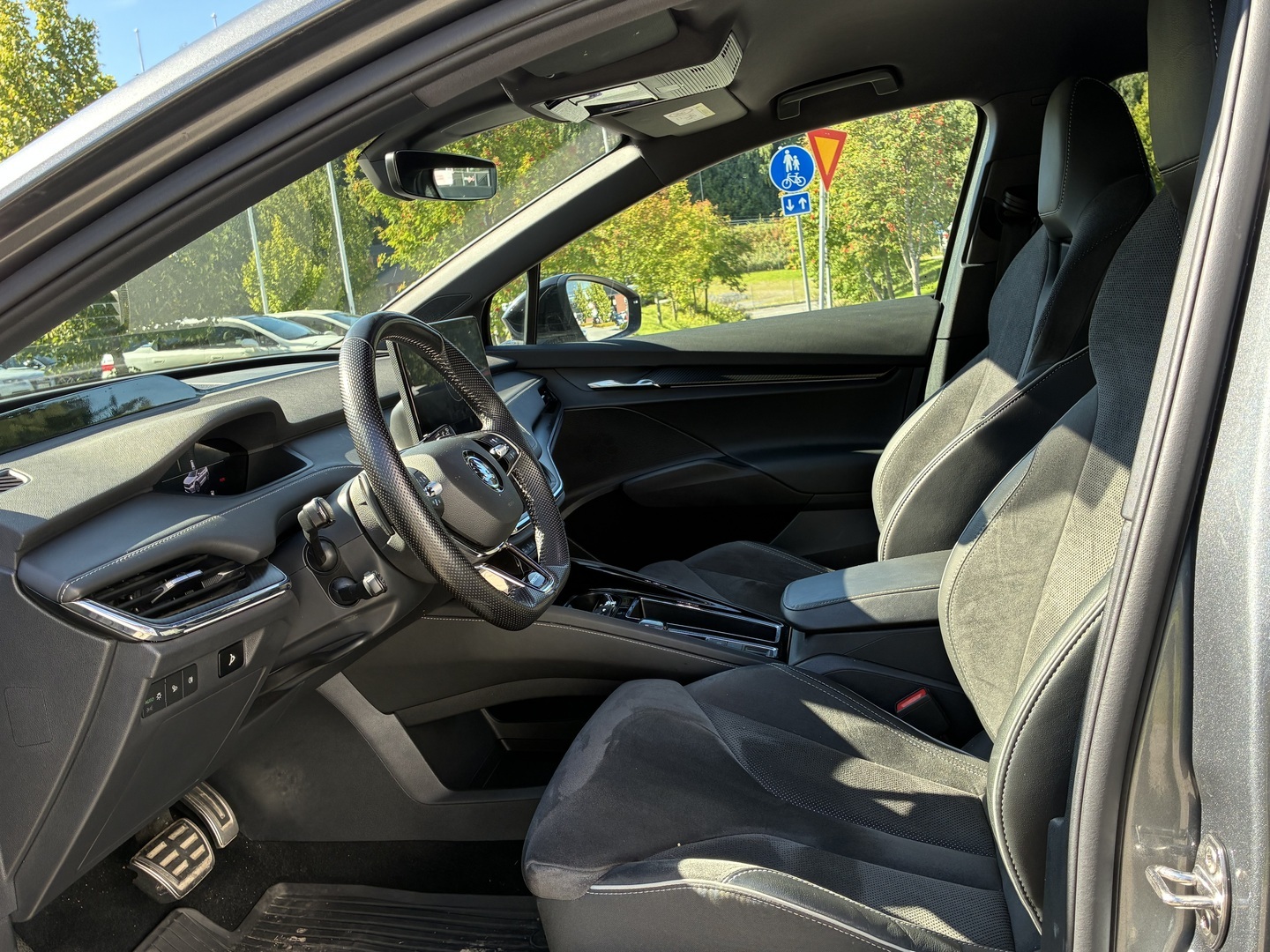 SKODA Enyaq 2024