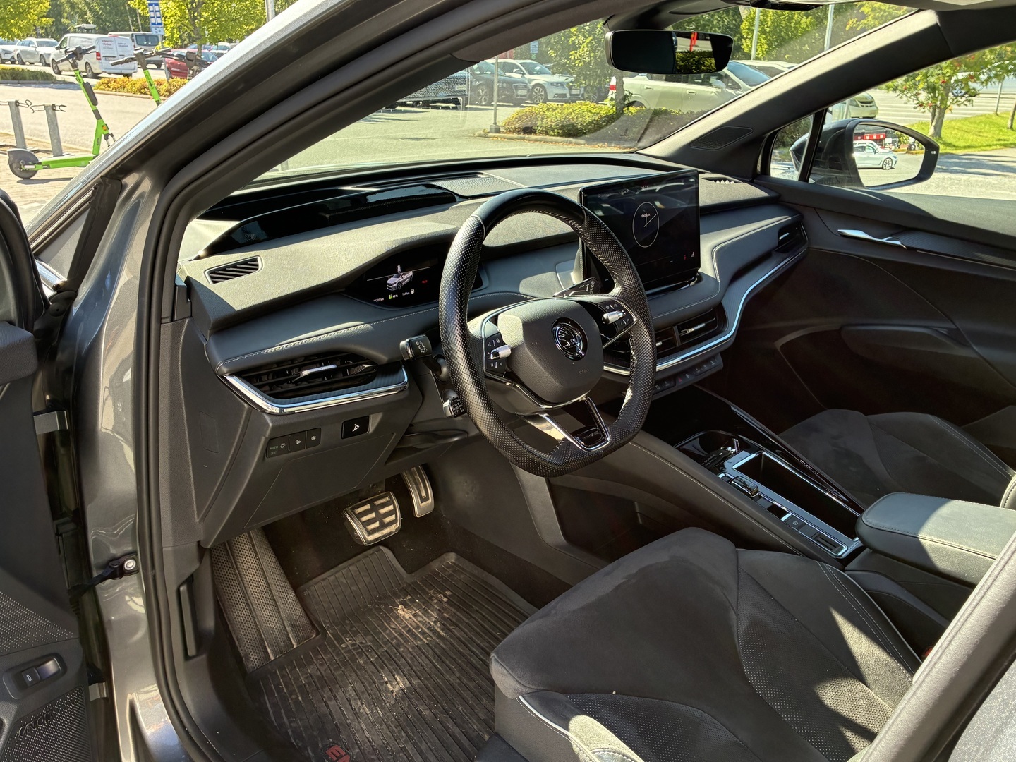 SKODA Enyaq 2024