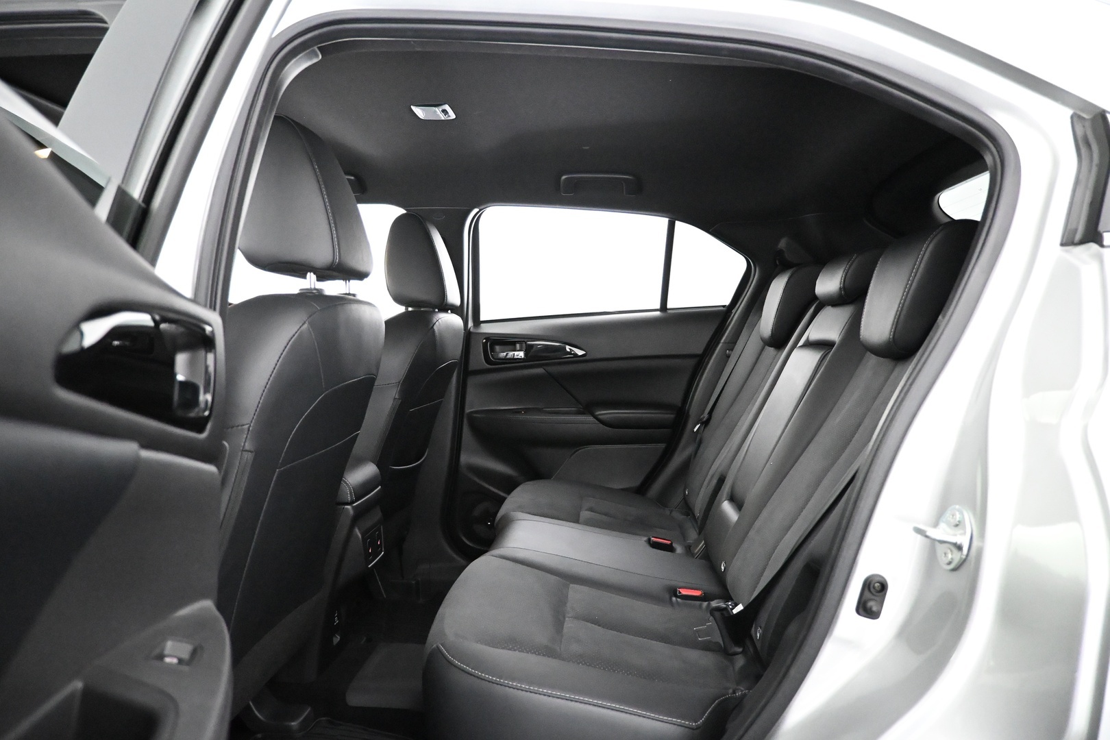 MITSUBISHI Eclipse 2022