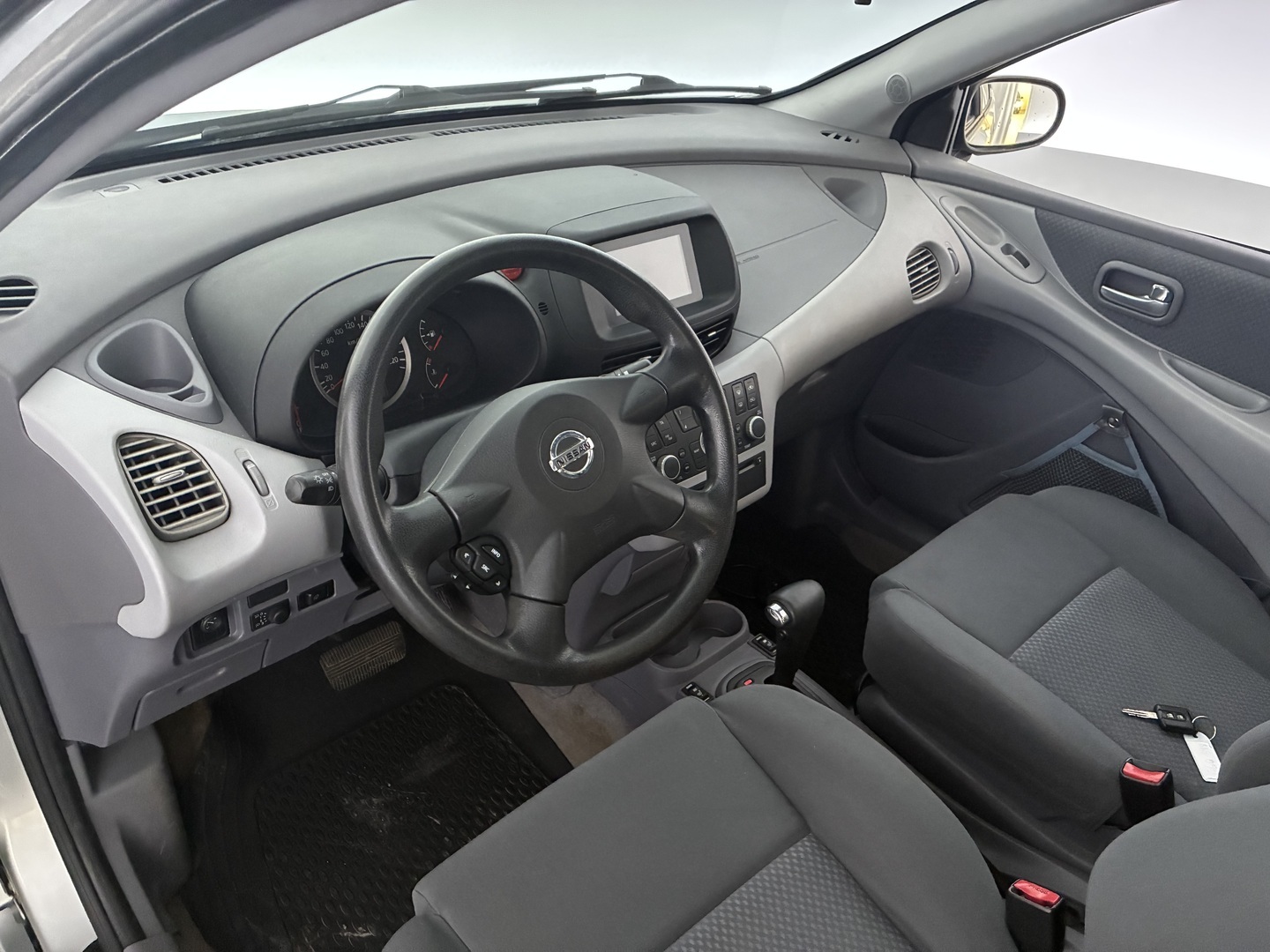NISSAN Almera 2005