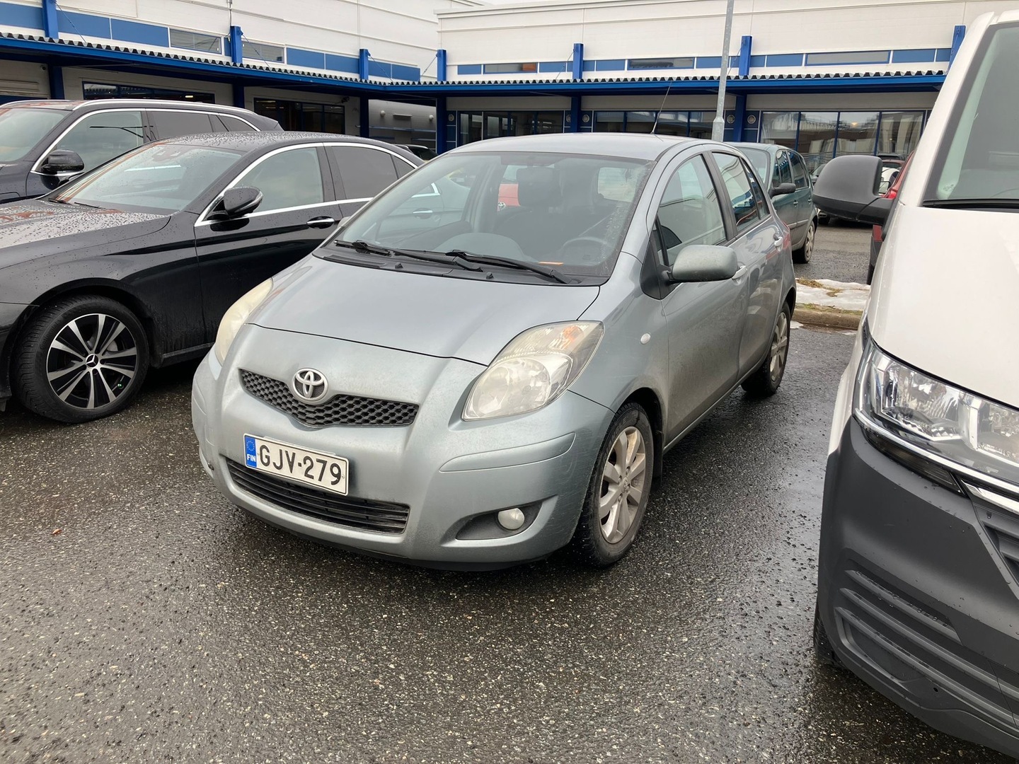 TOYOTA Yaris 2011