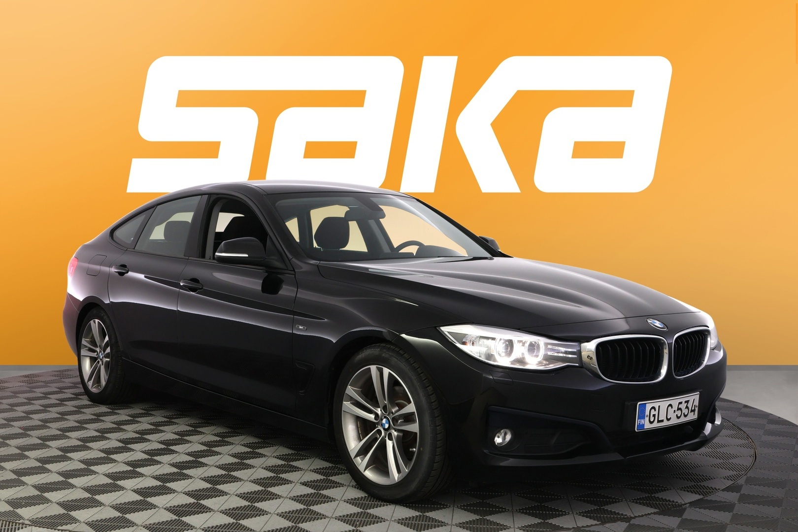 BMW 318 Gran Turismo 2014