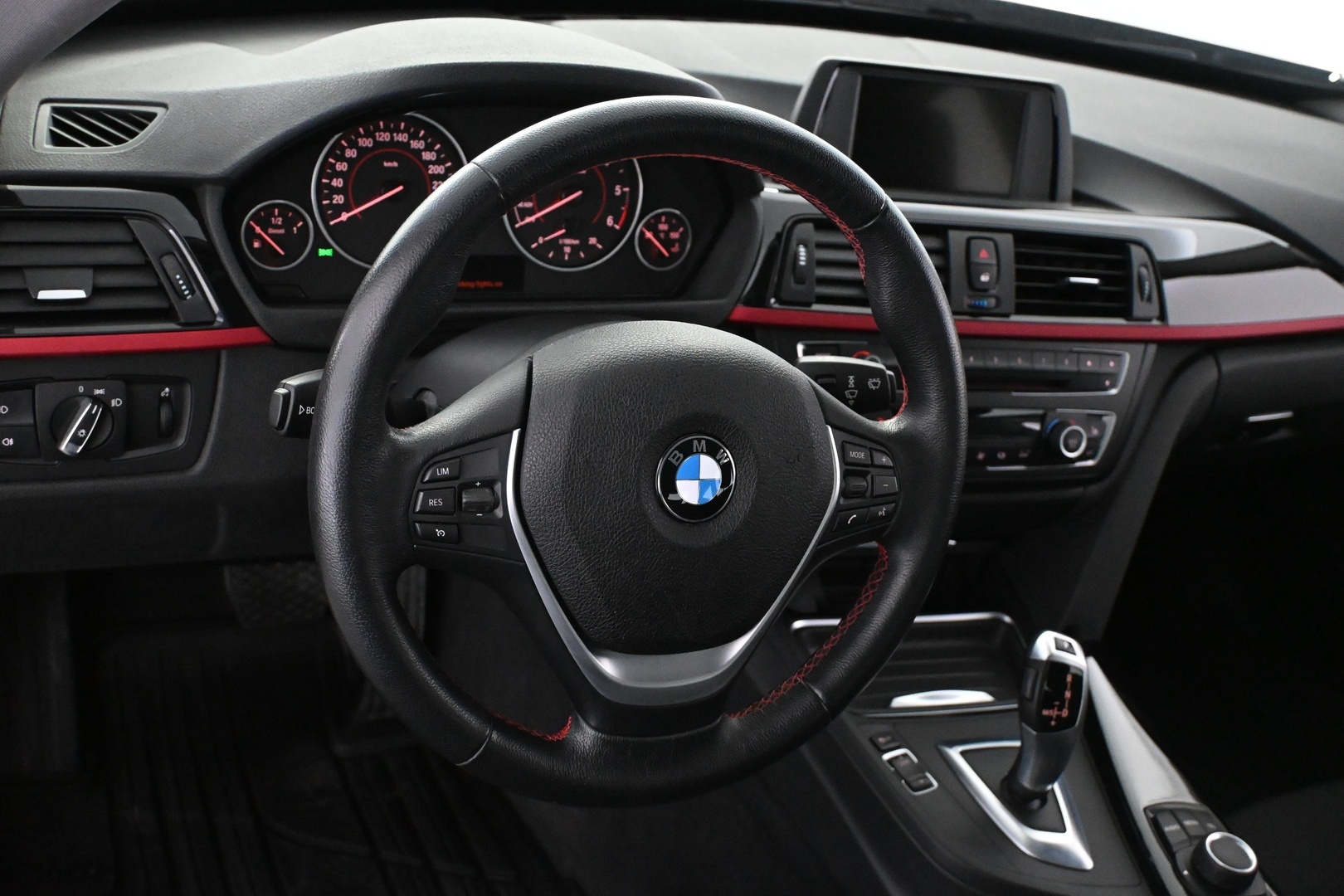 BMW 318 Gran Turismo 2014