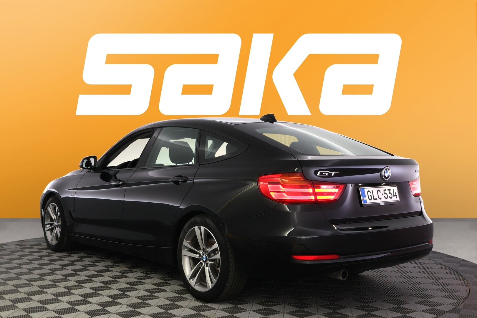 BMW 318 Gran Turismo 2014