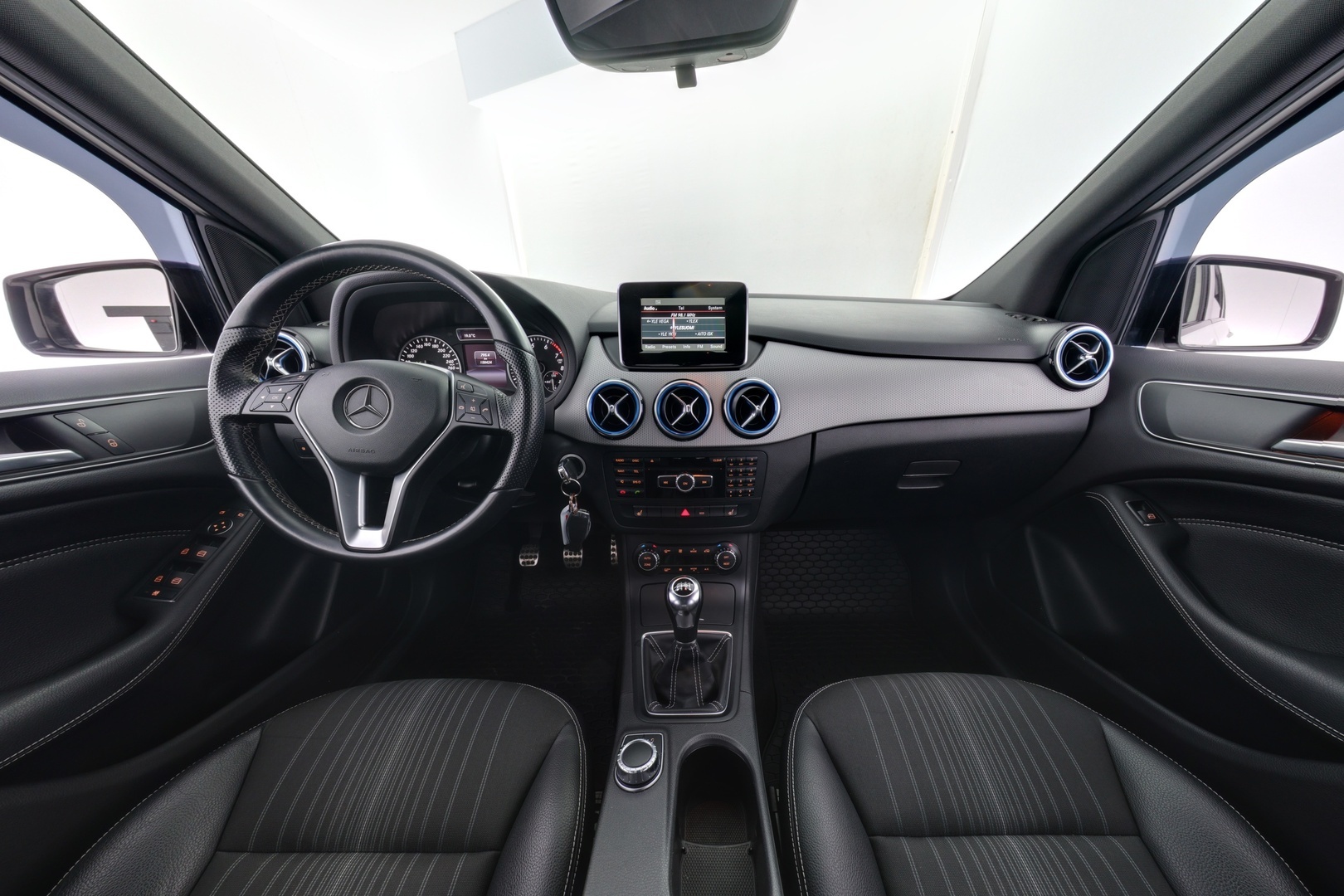 MERCEDES-BENZ B 2015