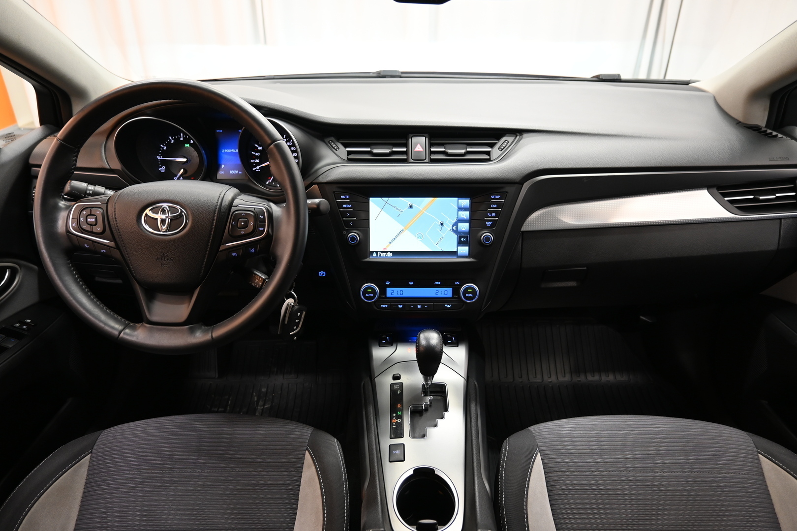 TOYOTA Avensis 2018