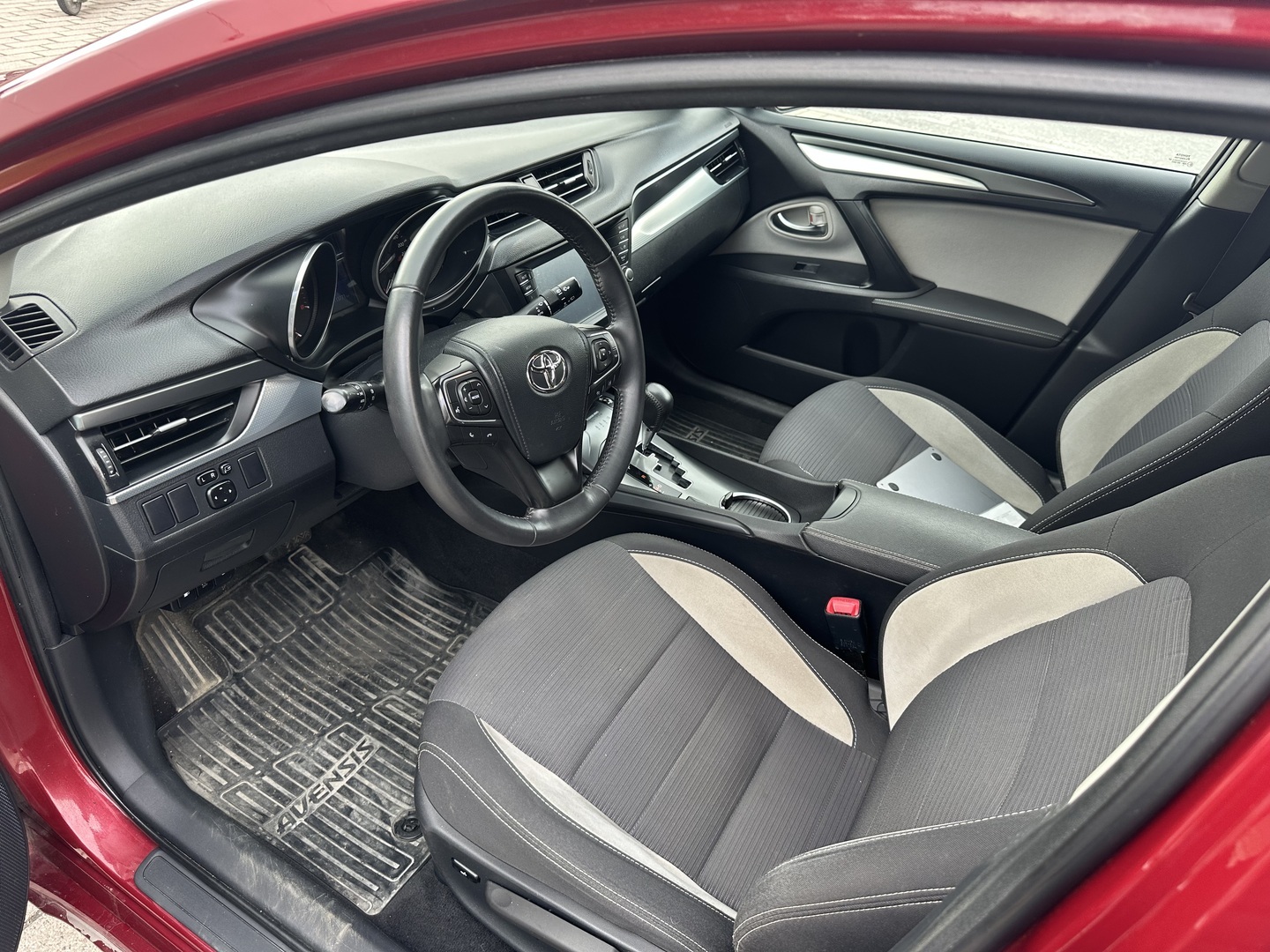 TOYOTA Avensis 2018