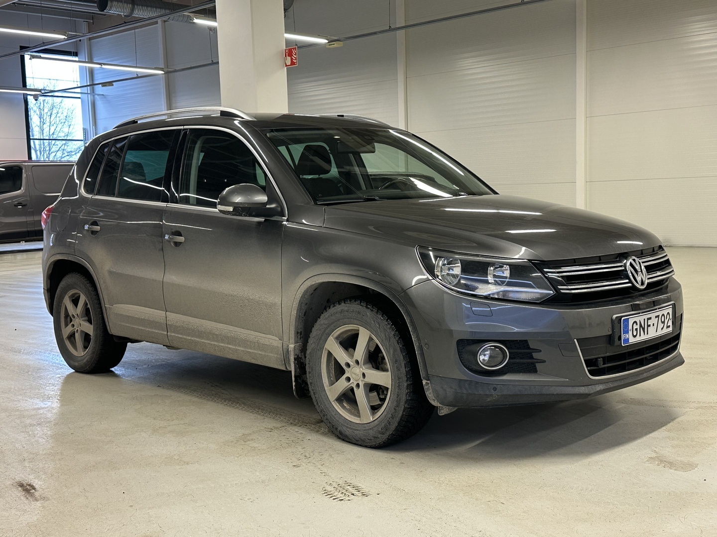 VOLKSWAGEN Tiguan 2012