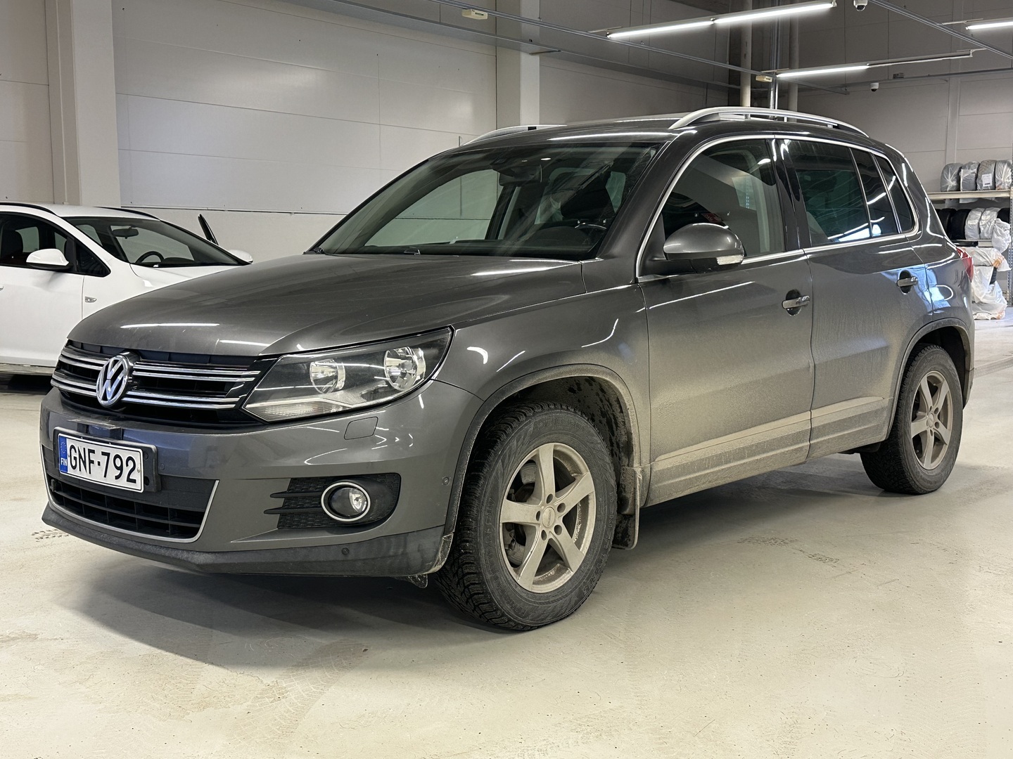 VOLKSWAGEN Tiguan 2012