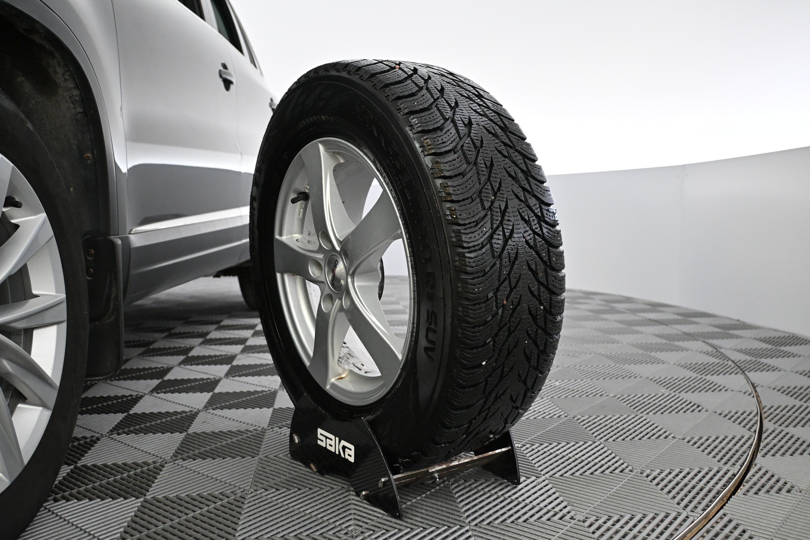 VOLKSWAGEN Tiguan 2012