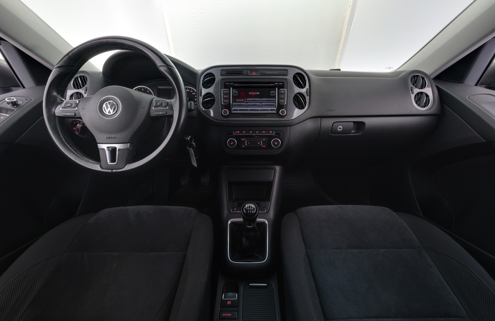 VOLKSWAGEN Tiguan 2012