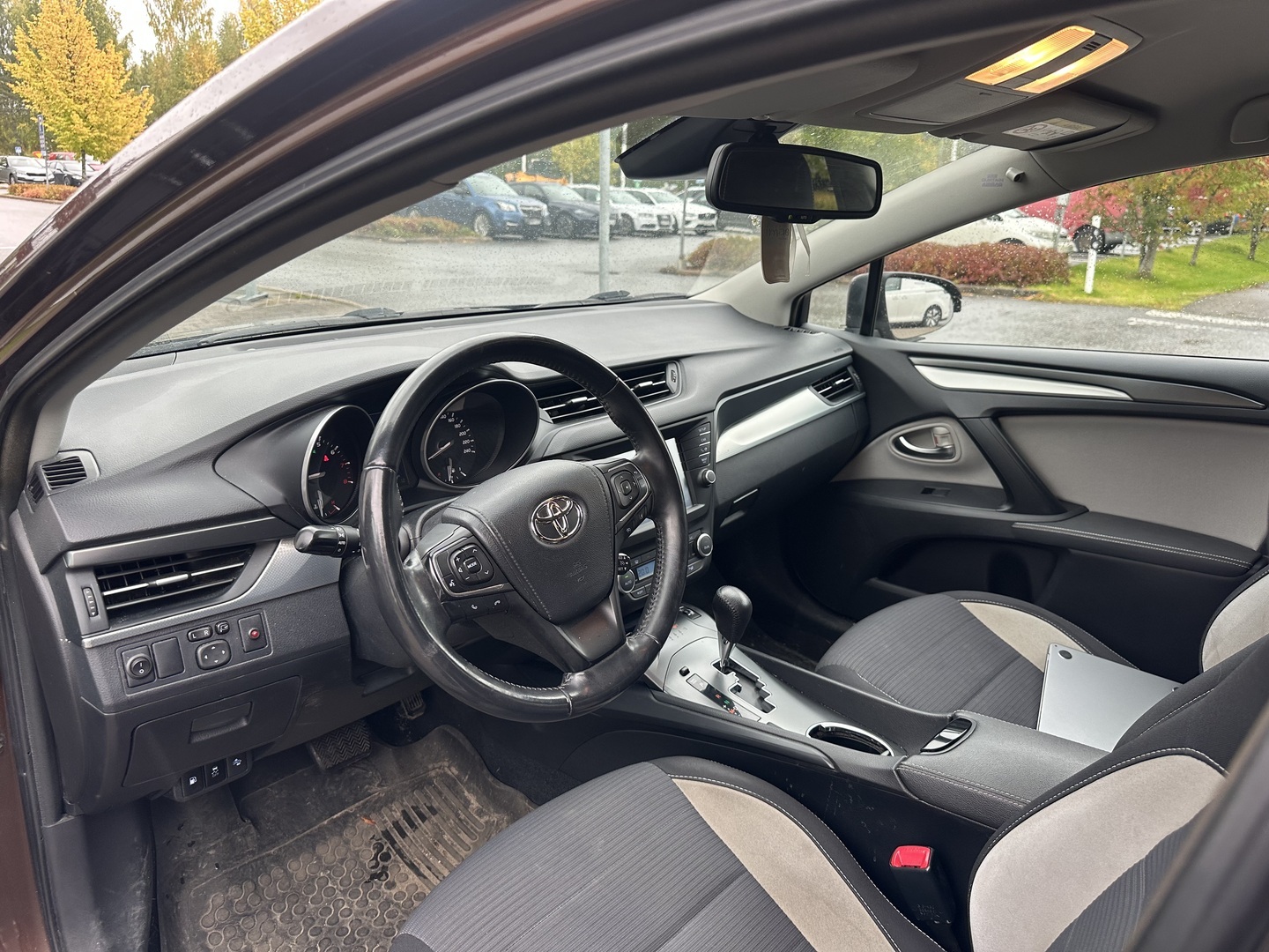 TOYOTA Avensis 2017