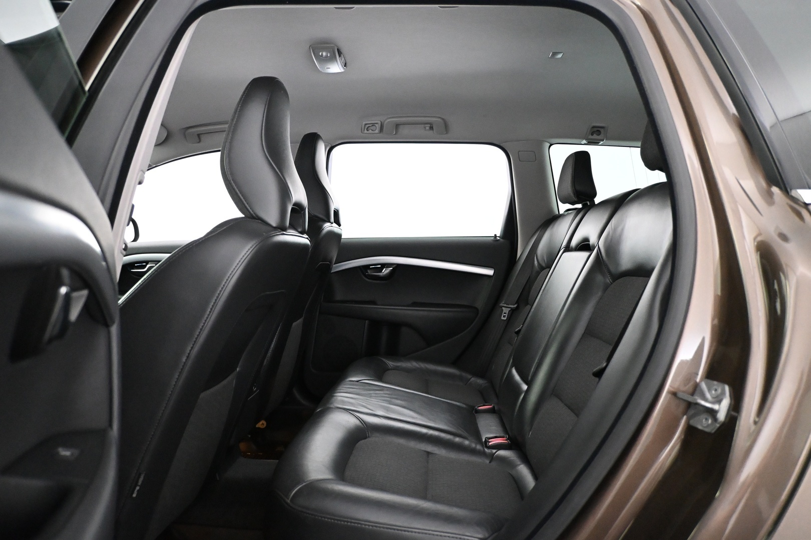 VOLVO V70 2016