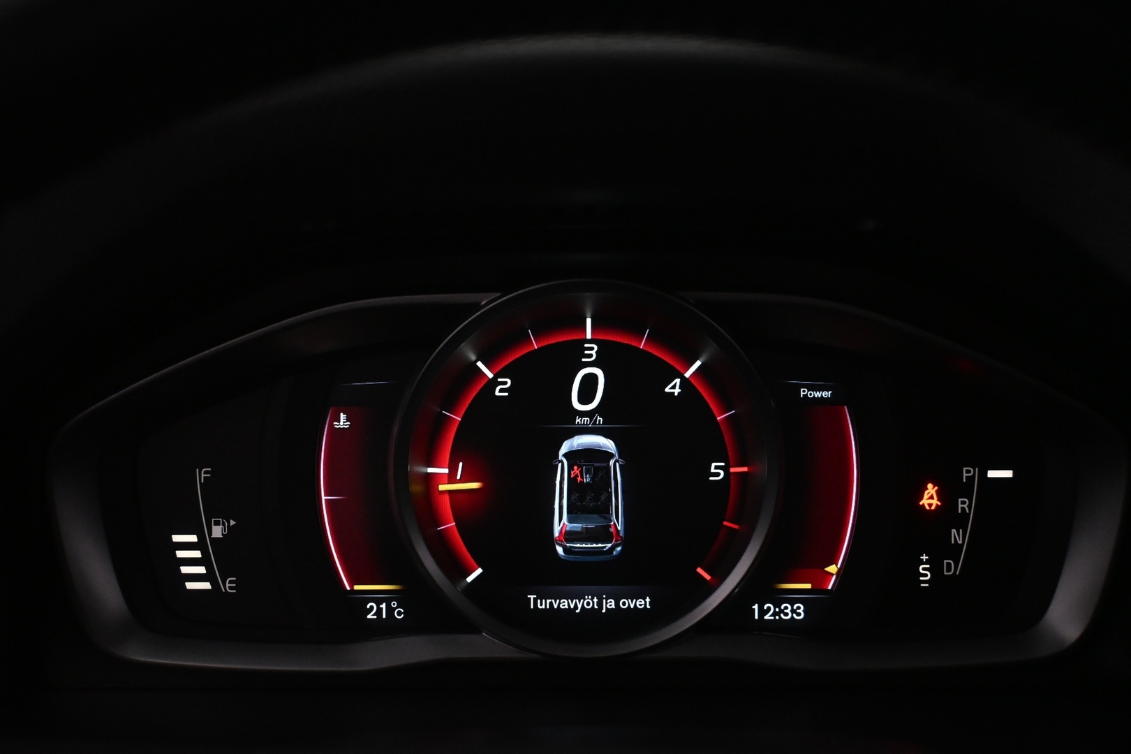 VOLVO V70 2016