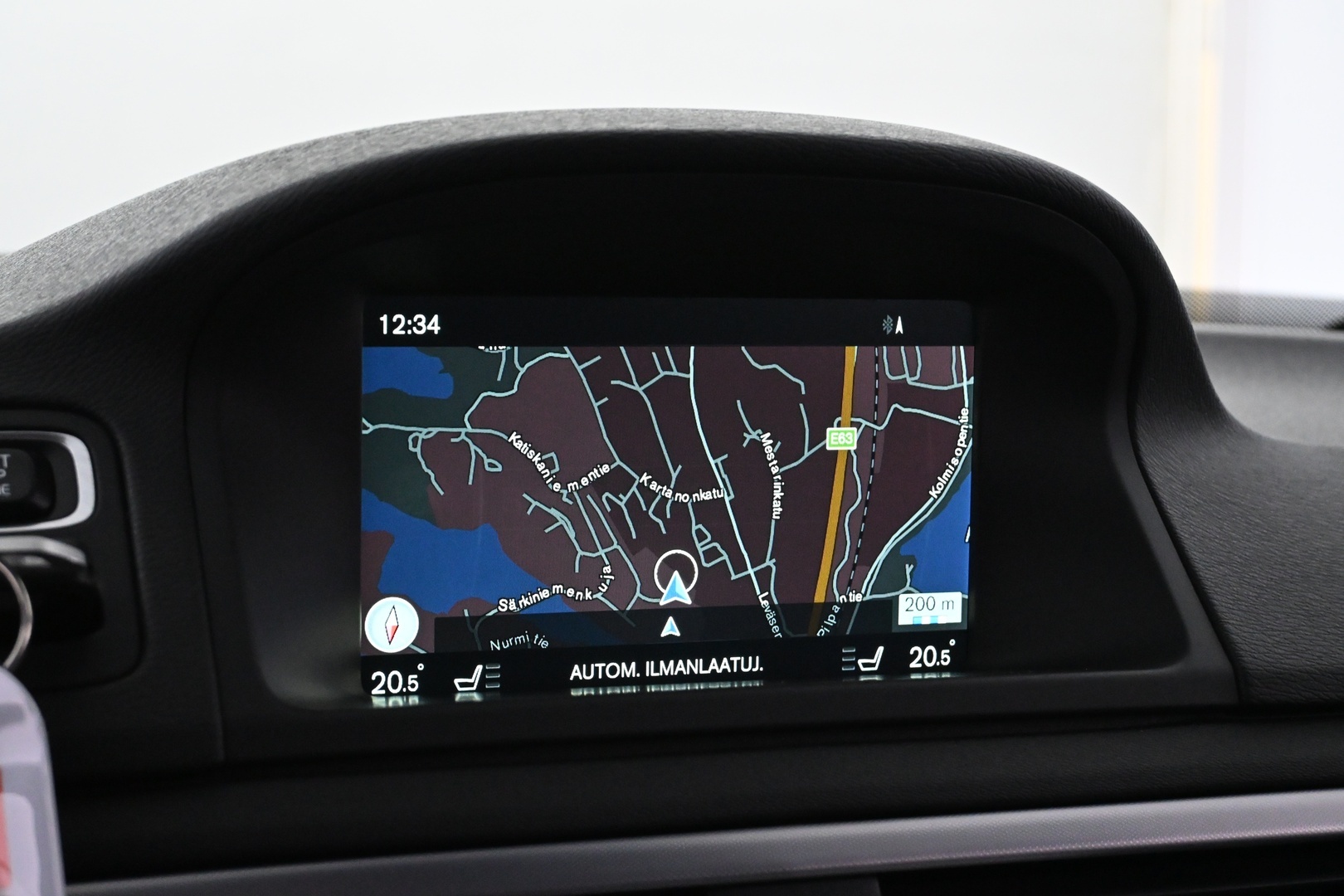 VOLVO V70 2016