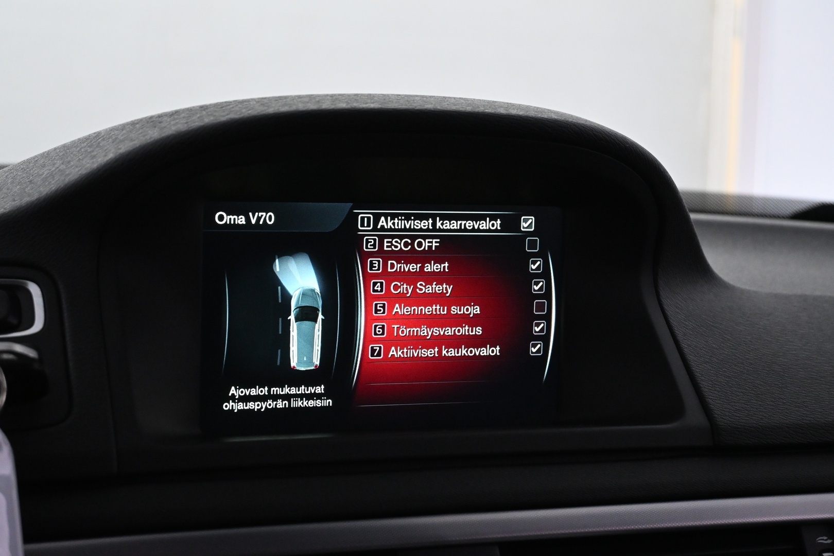 VOLVO V70 2016